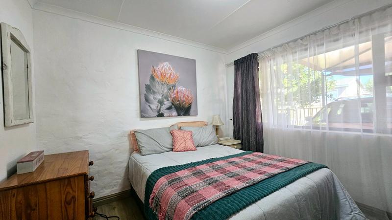 6 Bedroom Property for Sale in Fraaiuitsig Western Cape
